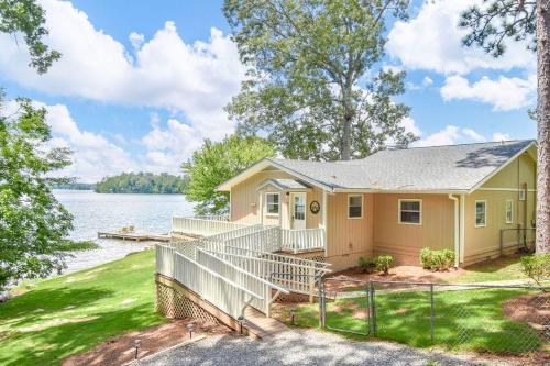 Elsie Jos on Lake Martin in Dadeville, USA