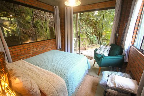 Suíte com Vista para o Rio e Cachoeira no Quintal (Suite com Vista para o Rio e Cachoeira no Quintal) in São Pedro De Alcântara