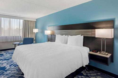 Best Western Rutgers University Hotel in East Brunswick, USA