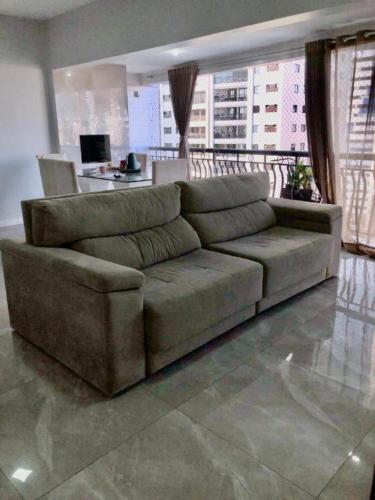 Three-Bedroom Deluxe Apartment image 3