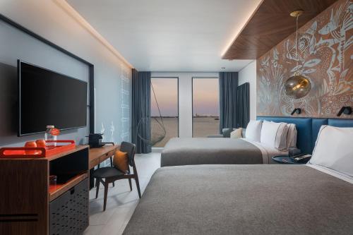 room detail thumbnail 1