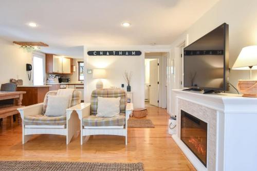 Lovely Home Minutes from Beach in Chatham Lovely Home Minutes from Beach in Chatham