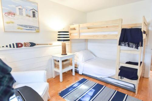 Lovely Home Minutes from Beach in Chatham Lovely Home Minutes from Beach in Chatham