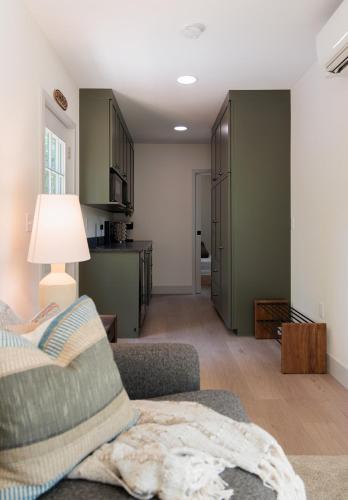 Ilex Forest Retreat Blackthorn Ilex Forest Retreat Blackthorn