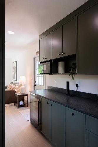 Ilex Forest Retreat Blackthorn Ilex Forest Retreat Blackthorn