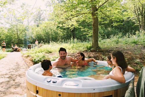 Ilex Forest Retreat Blackthorn Ilex Forest Retreat Blackthorn