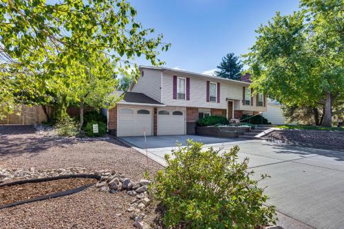 Hillside Place with Mountain Views about 8 Mi to Dtwn! in Colorado Springs, USA