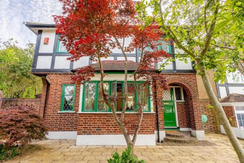 Spacious 4Bed House in London-20 mins to Central gîte à louer Eltham