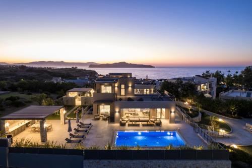 5 bedrooms, 8 beds