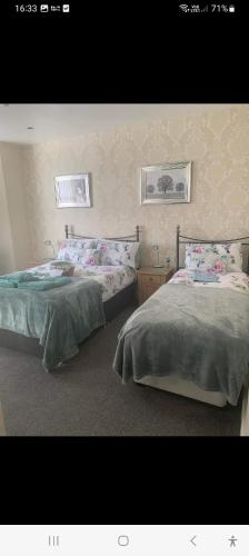 PONDEROSA B&B with free onsite parking and breakfast included - image 4
