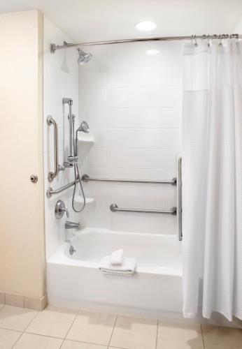 Queen Room with Two Queen Beds and Adapted Tub - Mobility and Hearing Accessible