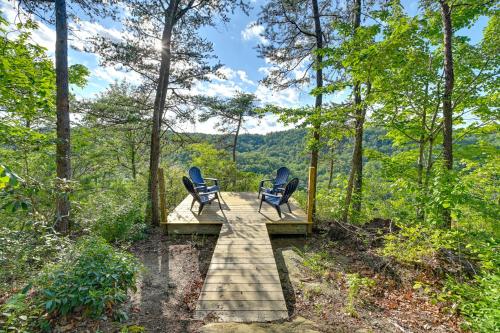 . Cozy Beattyville Cabin with Fire Pit