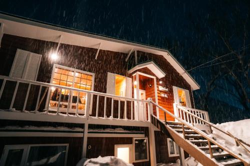 Alpenglow Lodges Ginkei – Niseko, ME