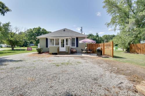 The Cabernet Cabin Defiance Home on Katy Trail! The Cabernet Cabin Defiance Home on Katy Trail!
