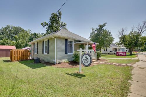 The Cabernet Cabin Defiance Home on Katy Trail! The Cabernet Cabin Defiance Home on Katy Trail!