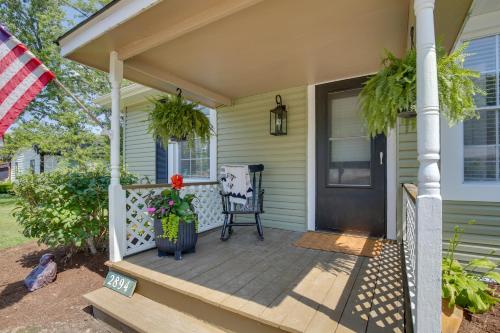 The Cabernet Cabin Defiance Home on Katy Trail! The Cabernet Cabin Defiance Home on Katy Trail!