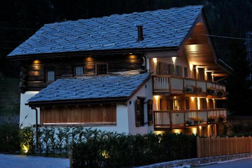 B&B Gressoney-Saint-Jean - Historic Residenze Loo Bach - Bed and Breakfast Gressoney-Saint-Jean