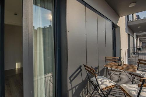 Fresh & Modern - with 2 balconies - image 13
