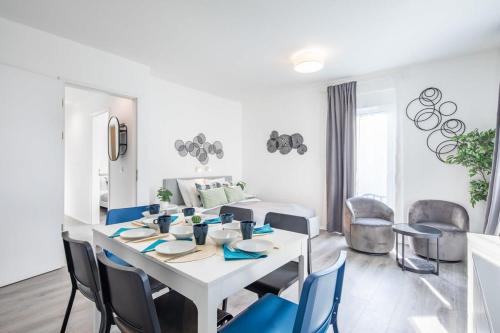 Fresh & Modern - with 2 balconies - image 9