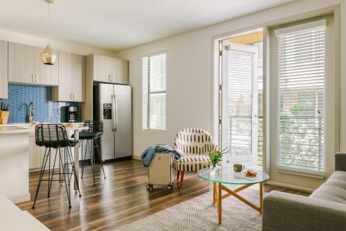 One-Bedroom Apartment with Balcony