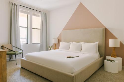 Two-Bedroom Apartment with Balcony