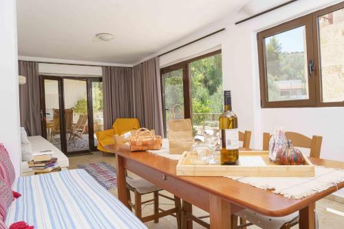 Facilities, PALIAMA BY THE RIVER in Zaros