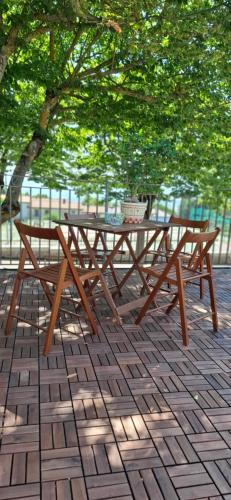 la terrazza sul viale in Circello