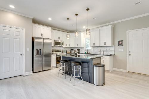 ~ 1/2 Mi to Mercedes-Benz Stadium: Atlanta Home in Vine City