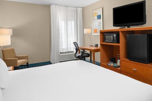 Fairfield Inn and Suites by Marriott Elk Grove - image 18