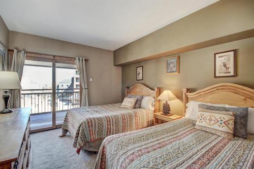 Ten Mile Condo - image 13