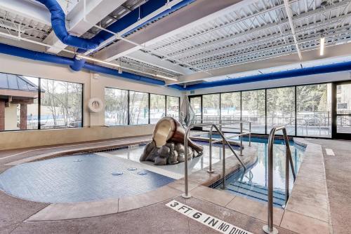 Ten Mile Condo - image 10