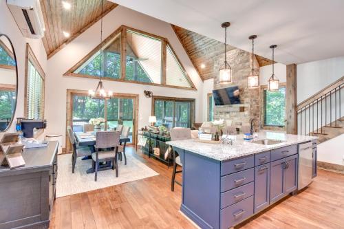 Screened Porch Pet-Friendly Gem in Glenville! in Glenville, USA