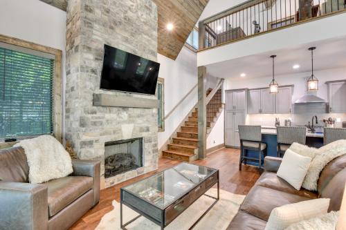 Screened Porch Pet-Friendly Gem in Glenville! in Glenville, USA