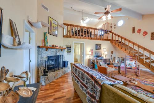 Franklin Cabin Deck with Smoky Mountain Views! in แฟรงคลิน (นอร์ทคาโรไลน่า)