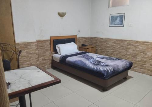 Single Room image 2