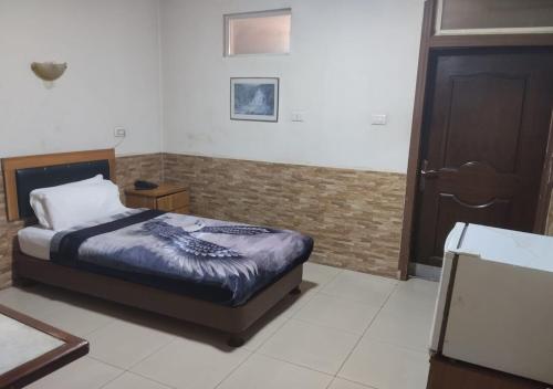 Single Room image 3
