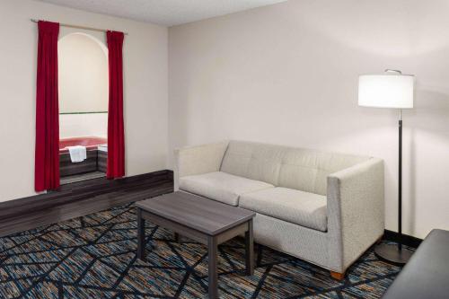 Super 8 by Wyndham Mt. Vernon Super 8 by Wyndham Mt. Vernon