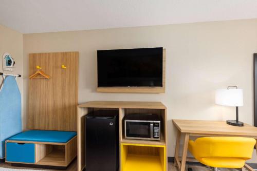 Days Inn by Wyndham Glasgow - image 12