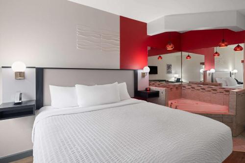 Ramada by Wyndham Locust Grove - image 2