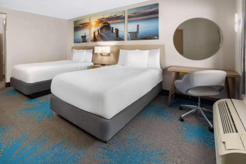 Days Inn by Wyndham Acworth - image 6