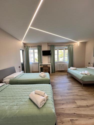 Raffaelli Suite - image 4