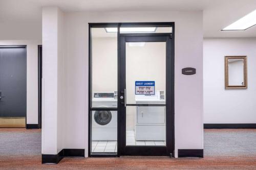 Travelodge by Wyndham Globe AZ - main image