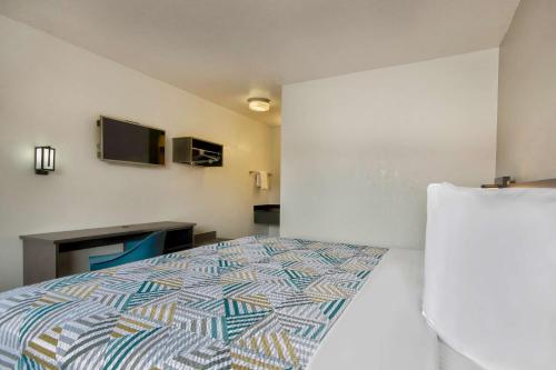 Motel 6-Albuquerque NM - Midtown - image 2