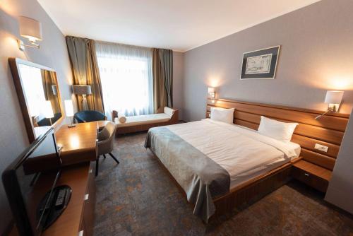Ramada Hotel Cluj - image 3