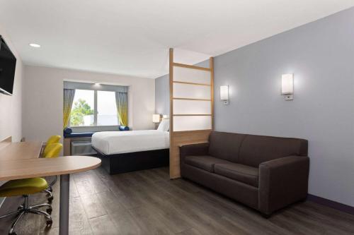 Microtel Inn & Suites by Wyndham Panama City in Panama City (FL)