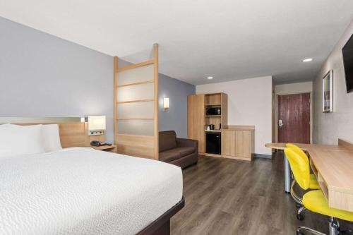 Microtel Inn & Suites by Wyndham Panama City in Panama City (FL)