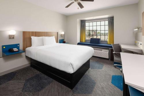Microtel Inn & Suites by Wyndham Buda Austin South in Buda, USA
