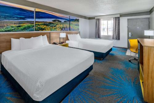 2 queen beds