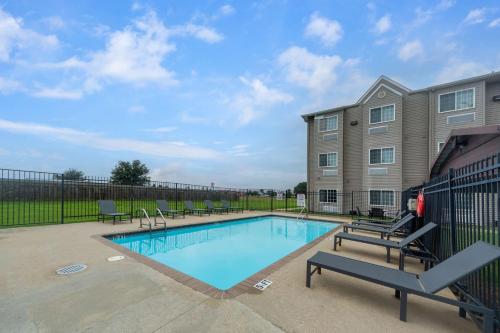 Studio 6 Suites Breaux Bridge, LA in Breaux Bridge, USA