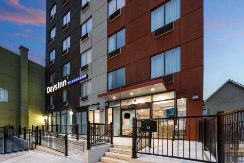 Days Inn by Wyndham Staten Island - image 6
